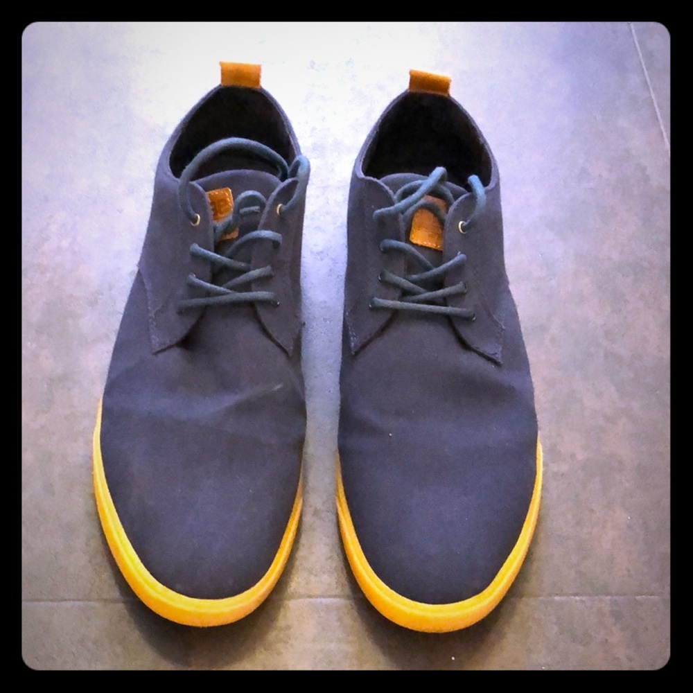Like new CLAE  Ellington textile